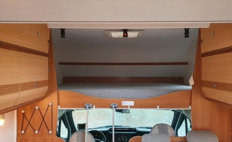 Hymer Carado A366 – Heerlijke ruime familie camper! 