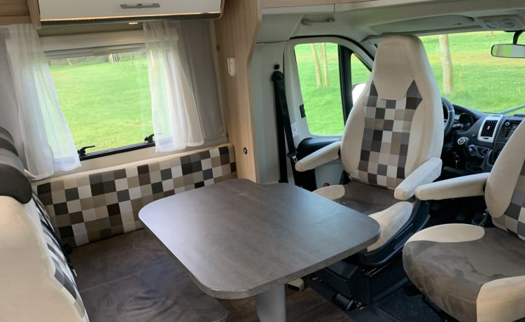 4 Personen Sunlight T69L von 2018