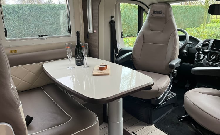 Tweede thuis op wielen. – Nieuwe mobilhome 4p Fiat semi-integrated uit 2023