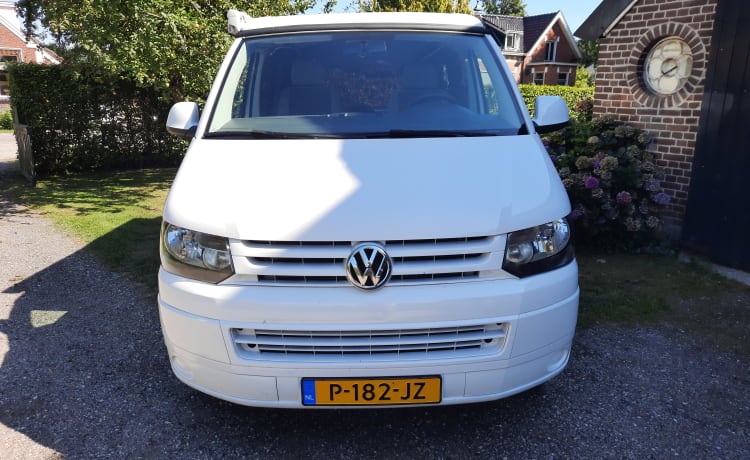 Compacte buscamper met rondzit Volkswagen VW T5 TDI