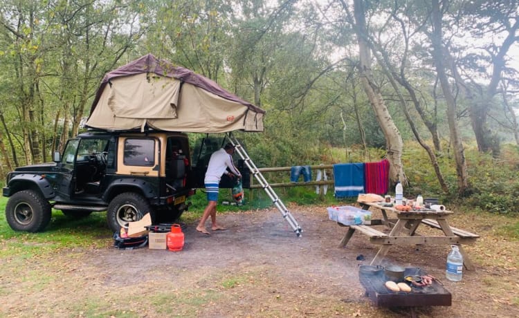 The Rolling Zookiini – Suzuki Samurai 4WD mit Dachzelt und ausst.