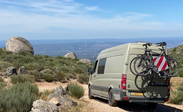 Dolly – Tough, cozy Campervan Volkswagen Crafter 2p from 2015, self-sufficient