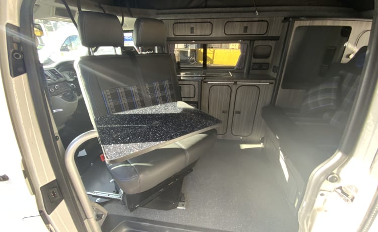 SWAMPER  – VW T6 SWB 4 BIRTH CAMPER VAN 