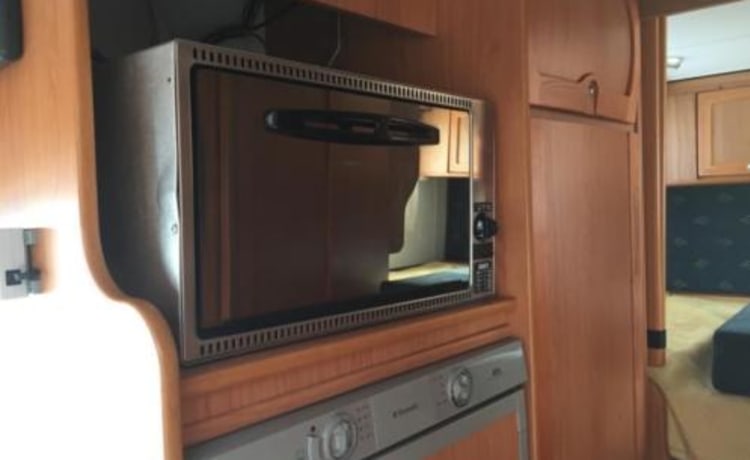 Moncayo – Fiat Ducato bellissimo camper spazioso per famiglie da 4 persone