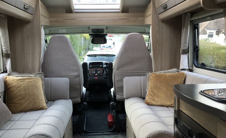 CamperVandy – 4 berth Peugeot bus from 2018