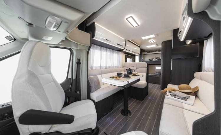 Find and Ride your own way ! – Zeer ruime 6 persoons Familie camper (Kronos 274TL model 2022)