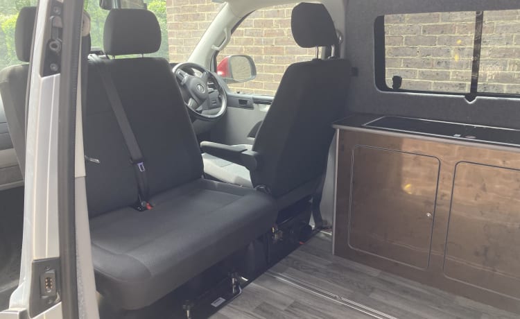 Van de maison  – VW T5 6 Sitze 4 Schlafplätze plus 2 im Vorzelt