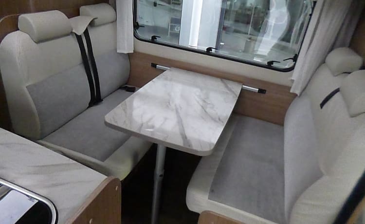 Carado 6 seater automatic