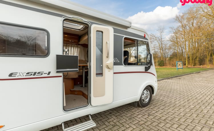 Liedje – Hymer Exsis-i con 2x AIRCO