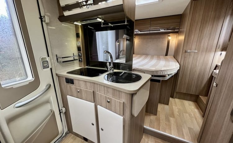 3 berth Motorhome Rapido 640