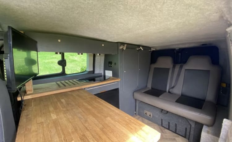 The Midlife Crisis – Rugged Ford Transit Custom Camper