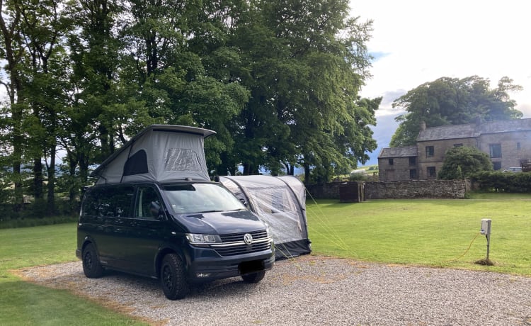 Blue Thunder  – Nieuwe VW-camper met 22 platen 4-persoons SWB T6.1 T30 DSG 7-traps automaat