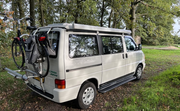 Colin de Camper – Volkswagen T4 California buscamper, top staat, off-grid met extra's