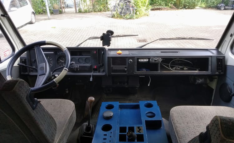 Snoet – Leukste Volkswagen LT28 busje uit 1986 voor 4 personen ☀️