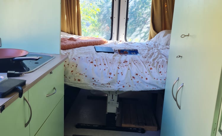 Rudi – Camping-car Fiat Ducato idéalement meublé et confortable