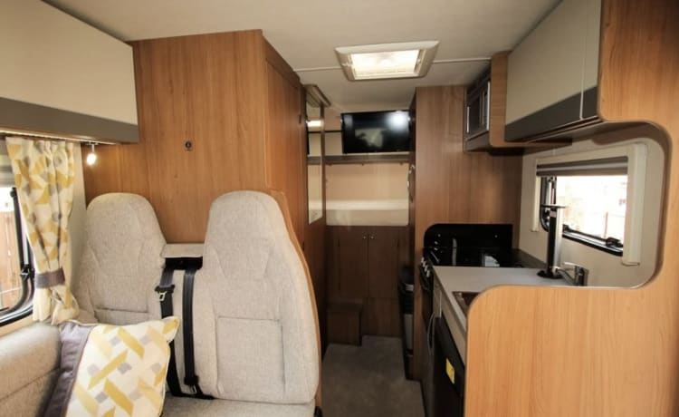 6 berth Fiat alcove from 2019