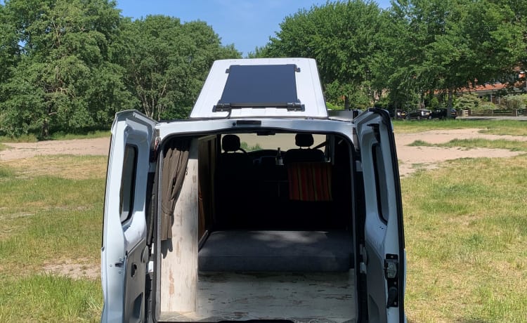 KIWI  7 – Opel Vivaro (ECO) buscamper . geheel zelfvoorzienend 