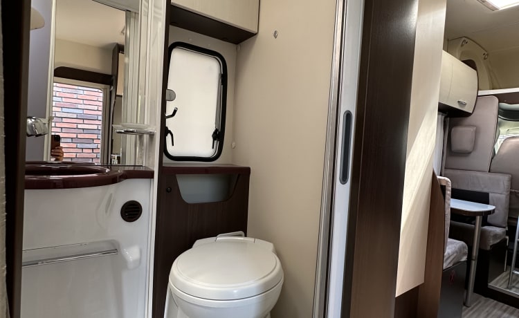 Camper Diem Familia 6 – 6p Benimar alcove uit 2015