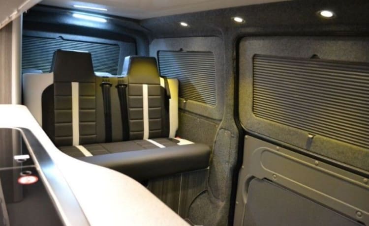 Camping-car de luxe VW T5 Sportline avec panneau solaire 160w