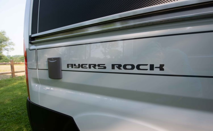 Hymer Ayers Rock 2022 con tettoia per 2 o 4 persone