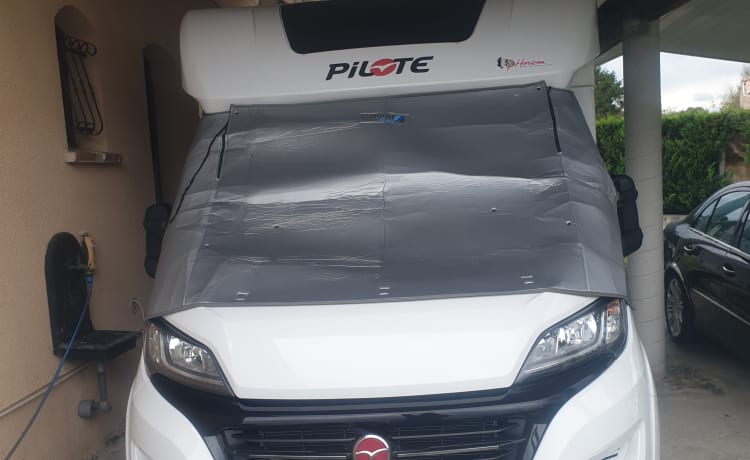 I am renting my Pilote P 726 motorhome; comfortable, family