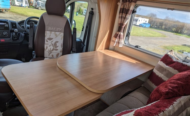 Bertha – 4 berth Bailey complete with secure dog pen