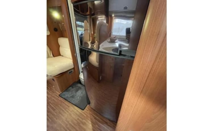 Laika – Very nice luxury Laika Hymer Camper