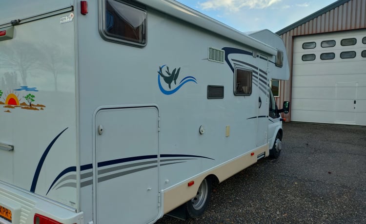 Beau camping-car familial confortable! Alcôve Sunlight, 5 personnes (2010)