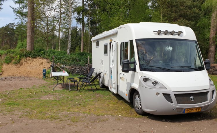 Aventura! – Camping-car spacieux et moderne pour les événements familiaux ou (sportifs) XL