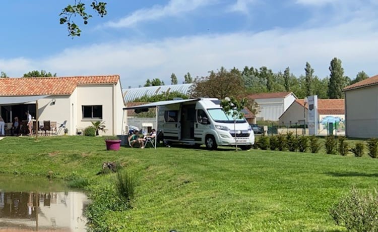 ViniVan – Panneau solaire extra-lourd pour camping-car à deux bus Adria 2021