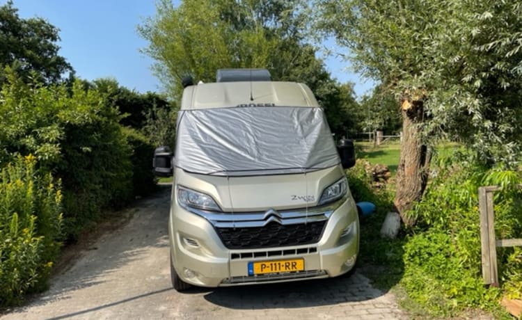 Gouden koets – Un camping-car Possl 2Win Plus presque neuf de 2020, Euro6 et 141 ch