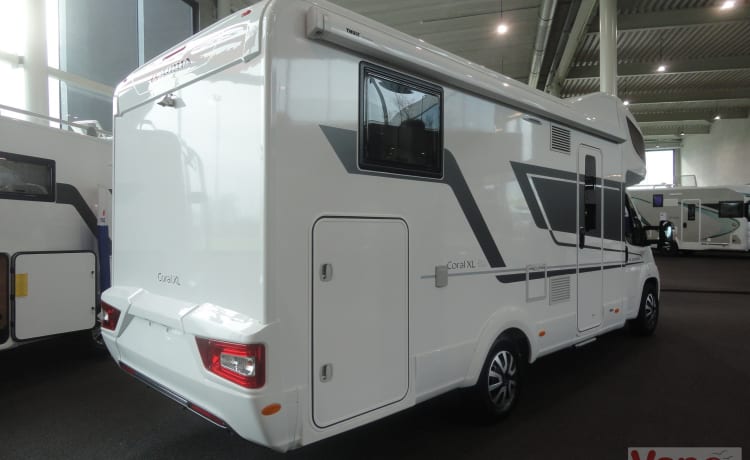 den bult – !Only for driver's license C! - New luxury camper Adria Axess XL S670SL