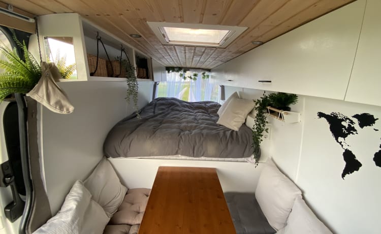 Camping-car hors réseau confortable et auto-construit, entièrement équipé pour 2/3 personnes