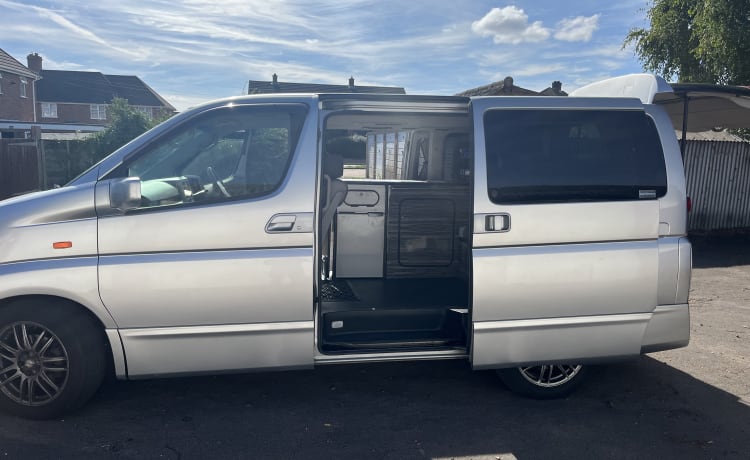 Blitz – 2 berth Nissan bus from 2002