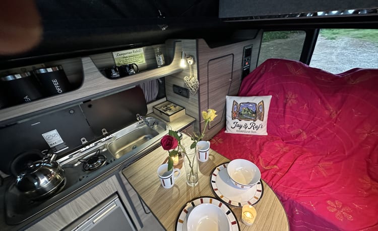 Sun Chaser – 4 berth Volkswagen campervan from 2011