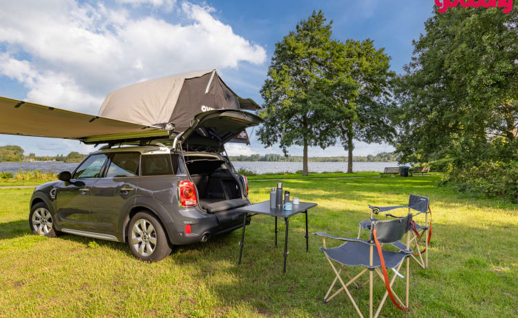 Camperman – Op avontuur met de Camperman: Mini Countryman met luxe daktent