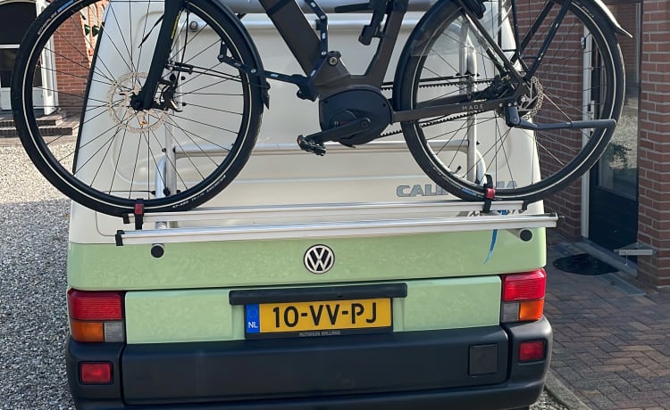 Ollie – Heerlijk Volkswagen camper met toilet en 2 bedden (Spanje - Girona)