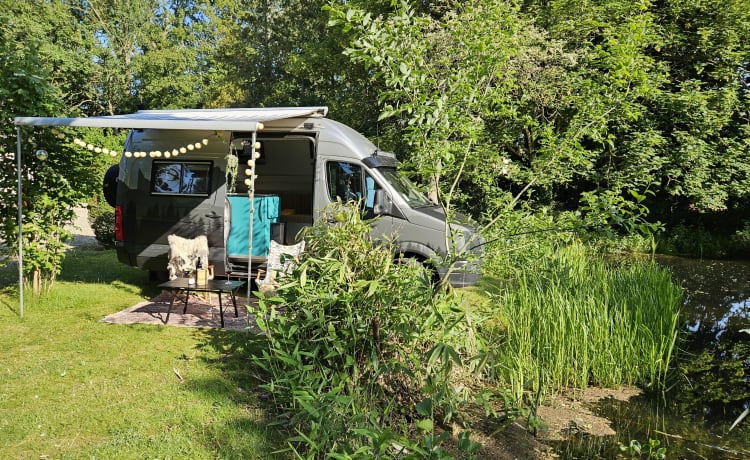 Off-grid adventure VW Crafter 