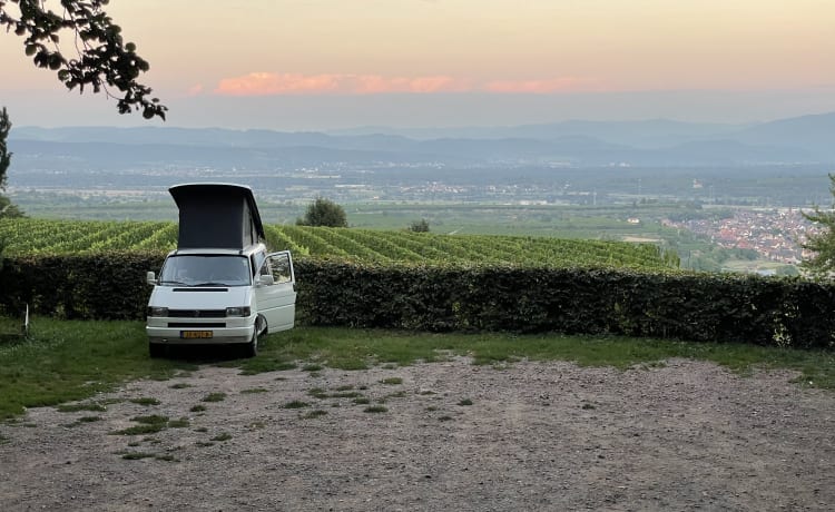 Sinne – Volkswagen T4 mit Aufstelldach und inklusive SUP-Boards