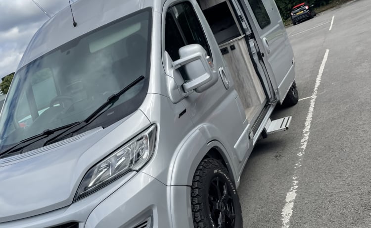 ebikemotorhome – Fiat-Wohnmobil mit 2 bis 3 Schlafplätzen, Abholung um 11 Uhr, Rückgabe um 15 Uhr