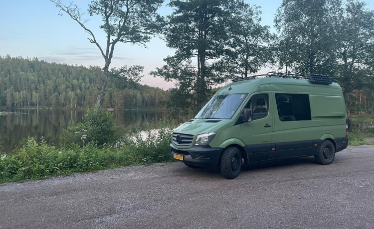 Eden – Offgrid Mercedes Sprinter 