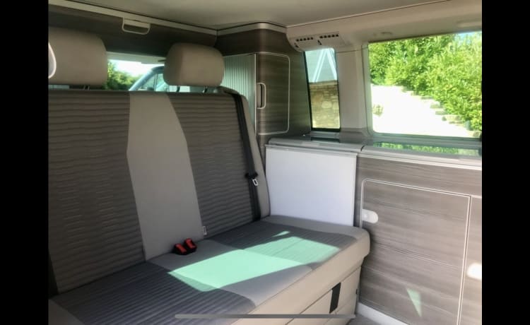 Orca – VW California: Ocean - 4 berth. Automatic