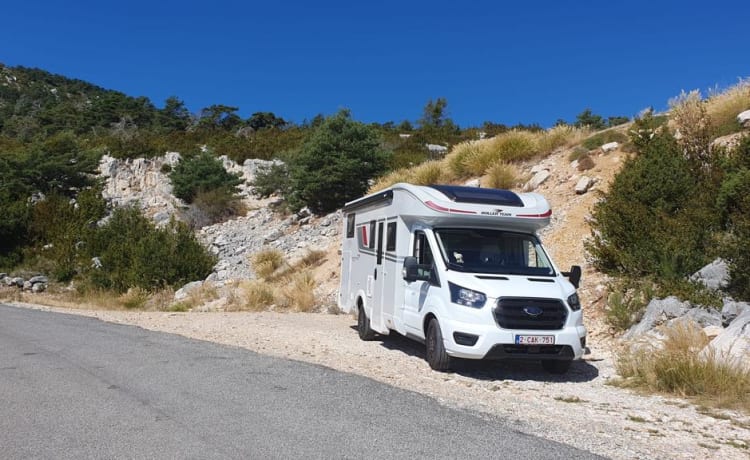 Loft On Wheels 2.0 – Nuovissimo camper automatico 5 persone