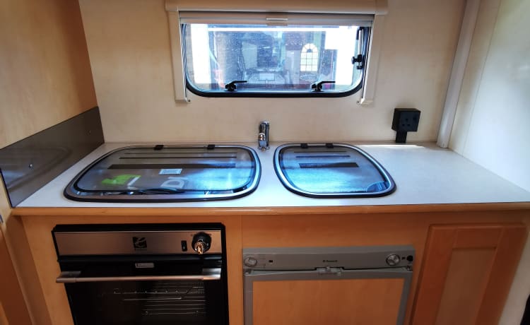 Rover – 5 berth Family Motorhome