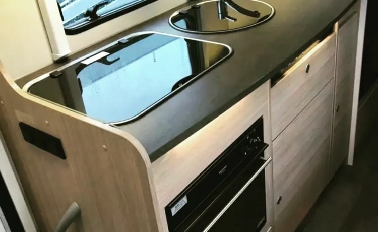 Luxe – LuxeVan Camper -Zitplaatsen 6