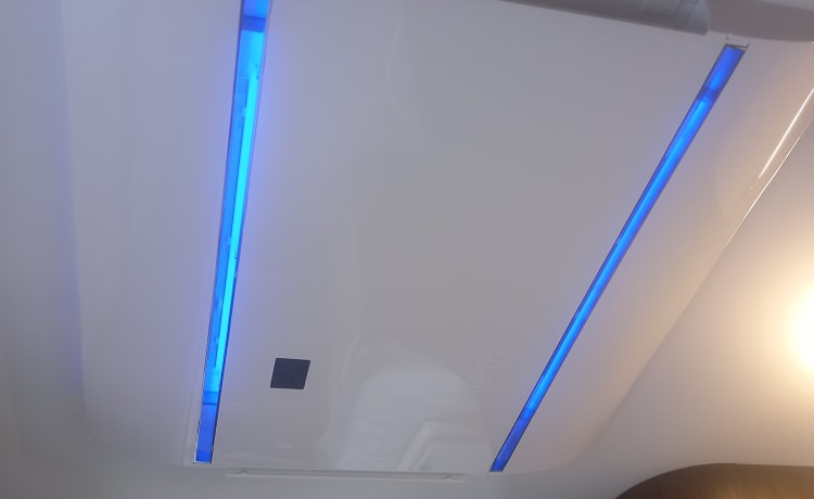 Nuovo Benimar Cocoon 463 10/2022 con aria condizionata silenziosa sul tetto