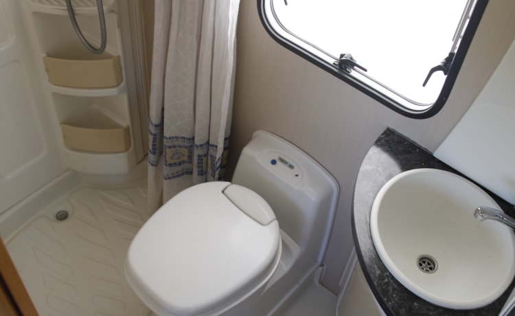 Chausson Flash 09 – Ampio camper familiare Chausson Flash 09 (2)