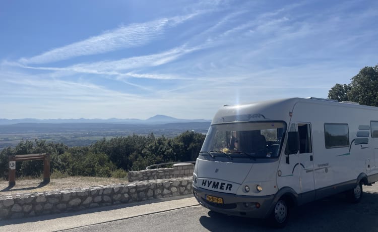 Wunderschöne 6-Personen-Hymer B644-Integralcamper-XXL-Garage