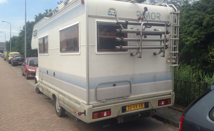 Bobbie  – 6 posti Ford Rimor camper