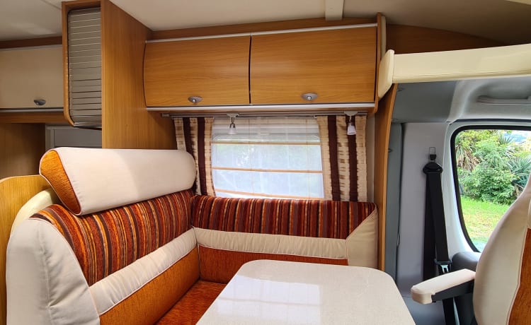 Tornado – Bürstner Nexxo T660 camper, comfortabel en compact